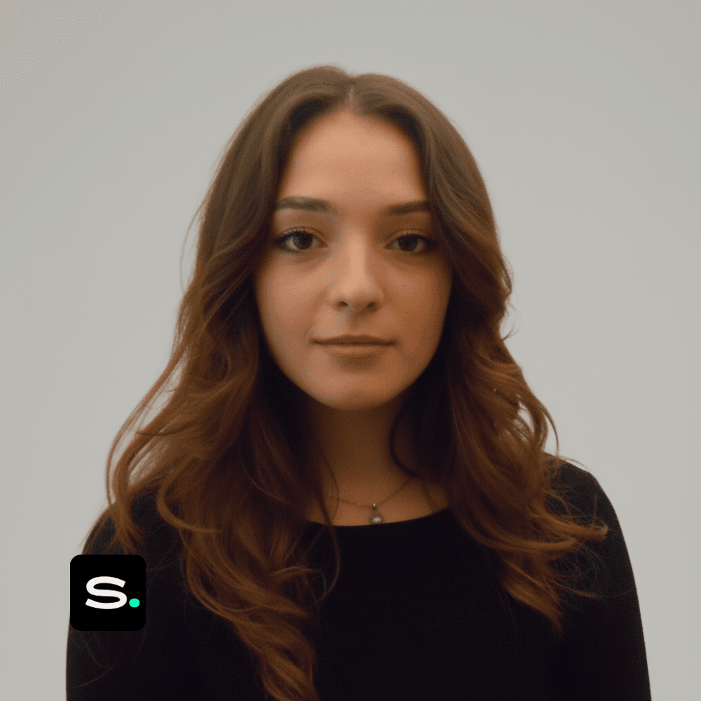 Sentetika prodüksiyon ekip üyesi portresi